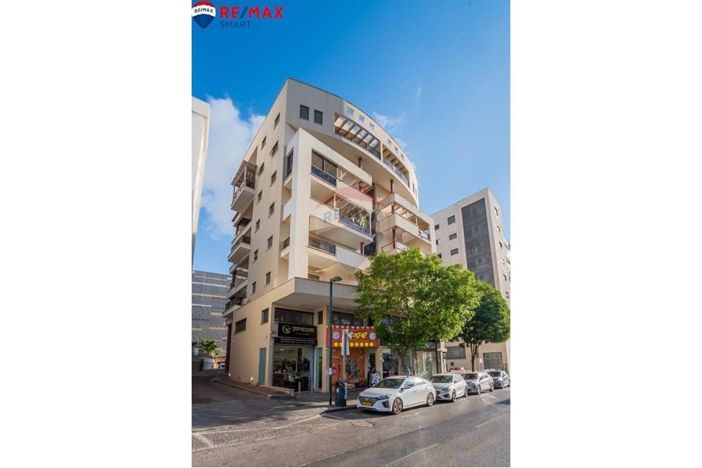 Apartment for Sale in קרית אתא - Image 1