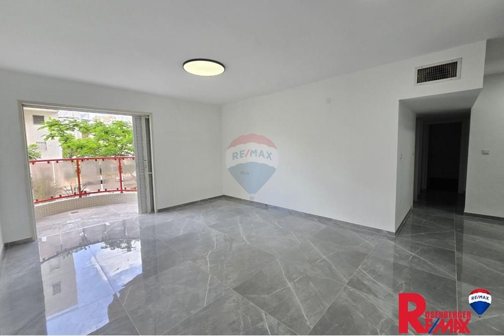 Apartment for Sale in Holon - Image 7