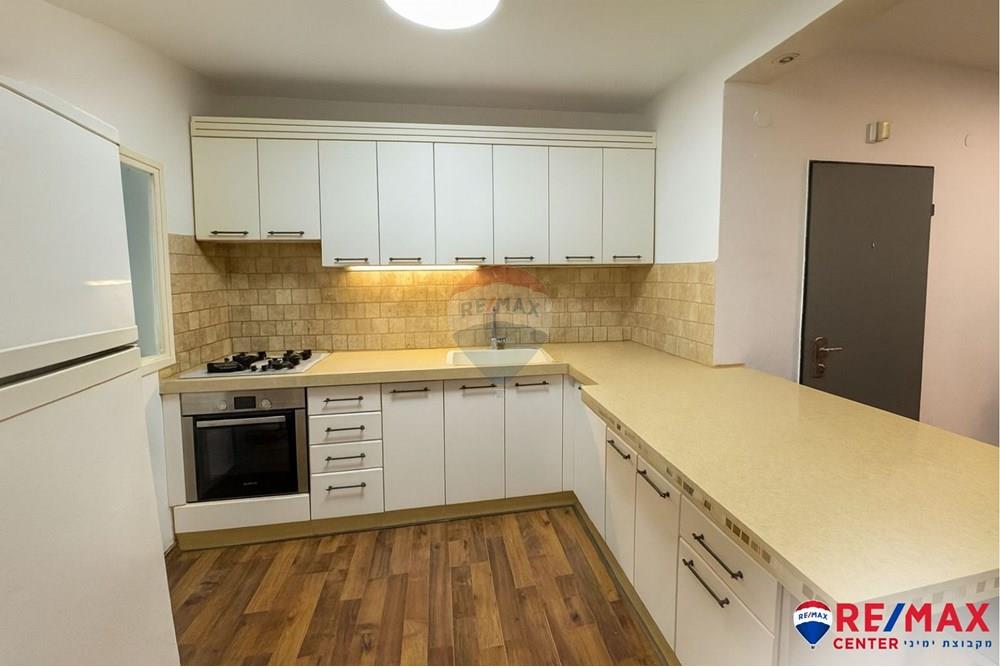 Apartment for Sale in Rishon LeZion - Image 2
