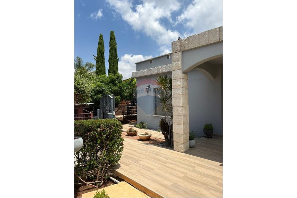 Apartment for Sale in אילון - Image 3