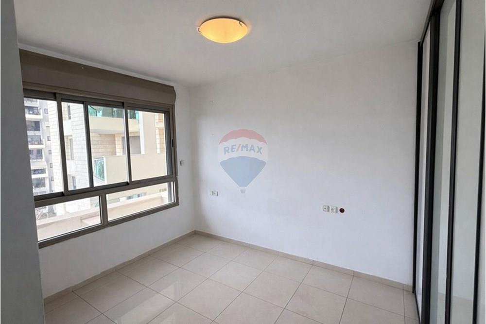 Apartment for Sale in Tel Aviv - Image 3