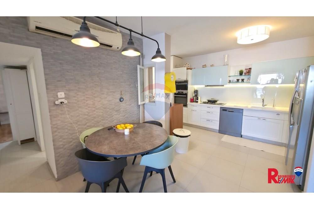 Apartment for Sale in Rishon LeZion - Image 4
