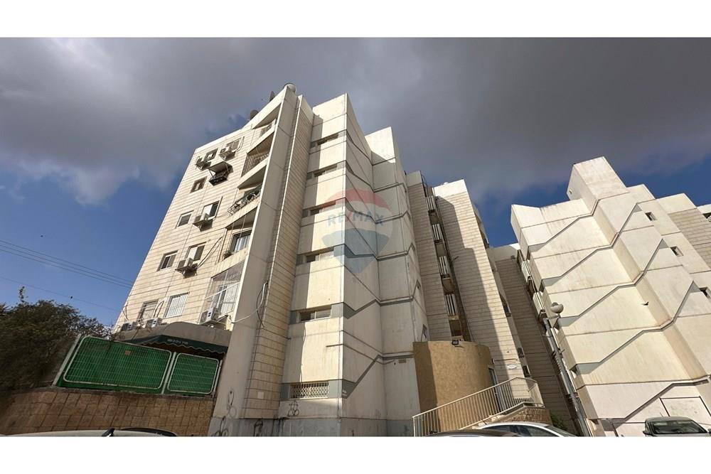 Apartment for Sale in Beer Sheva - Image 1
