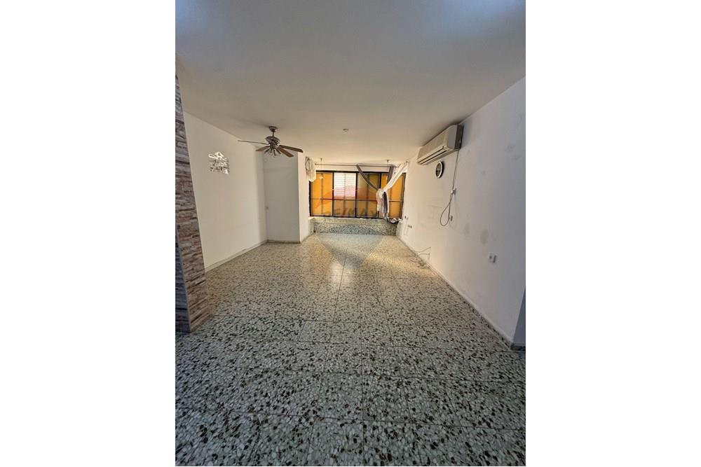 Apartment for Sale in Lod - Image 3