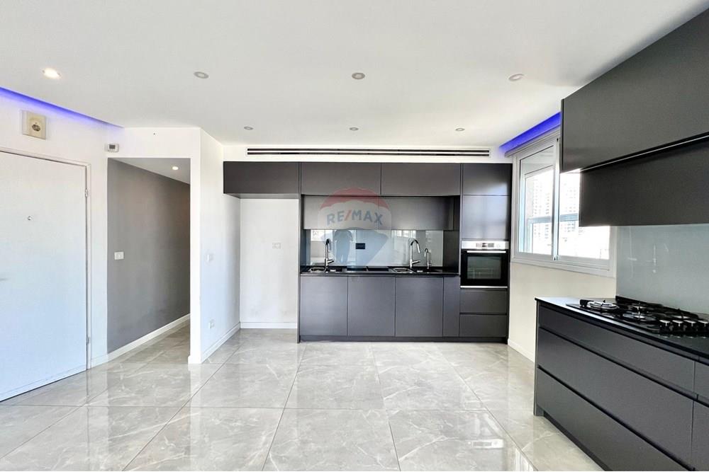 Apartment for Sale in Netanya - Image 2