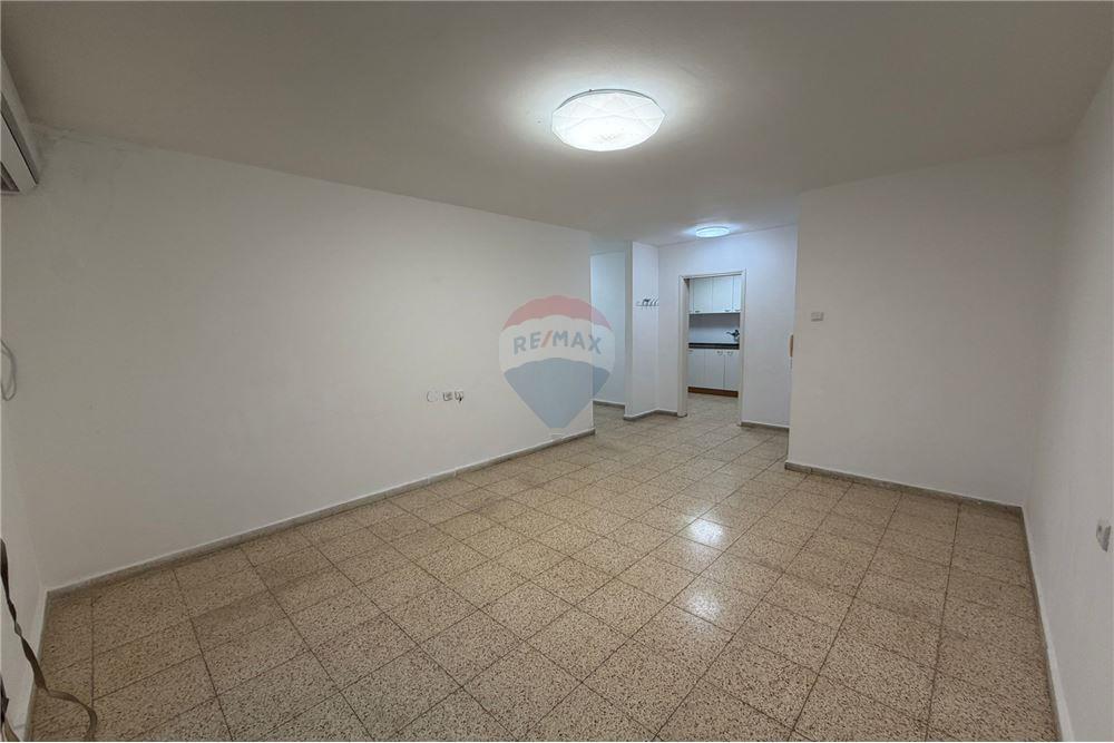 Apartment for Sale in Tel Aviv - Image 2