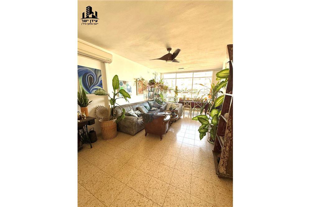 Apartment for Sale in Tel Aviv - Image 1