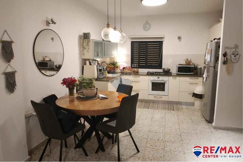 Apartment for Sale in Holon - Image 5