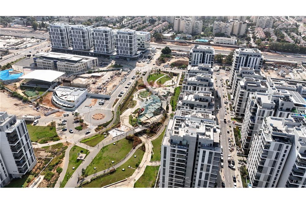 Apartment for Sale in Or Yehuda - Image 1