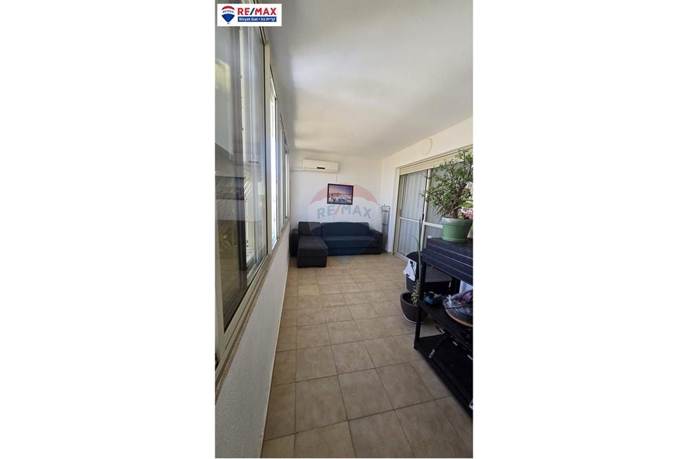 Apartment for Sale in קרית גת - Image 6