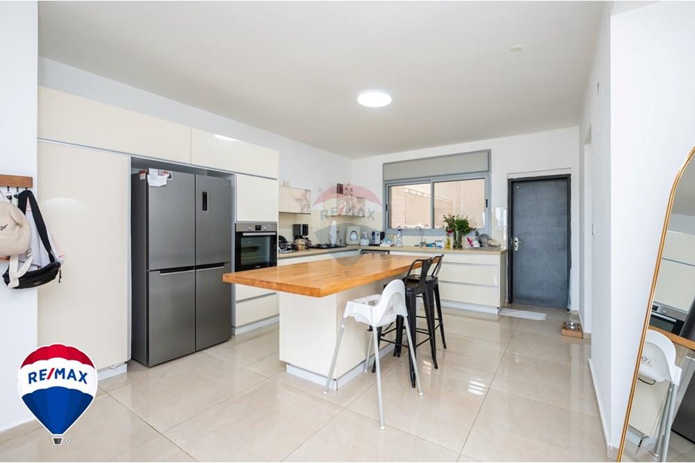 Apartment for Sale in Zichron Ya'akov - Image 4