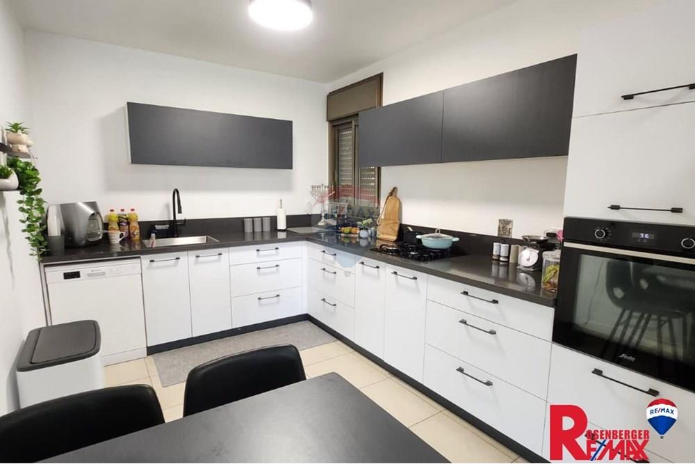 Apartment for Sale in Holon - Image 5