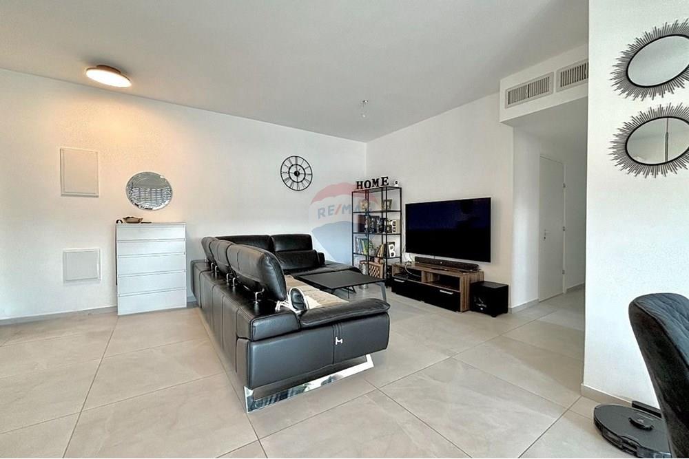 Apartment for Sale in קרית מוצקין - Image 3