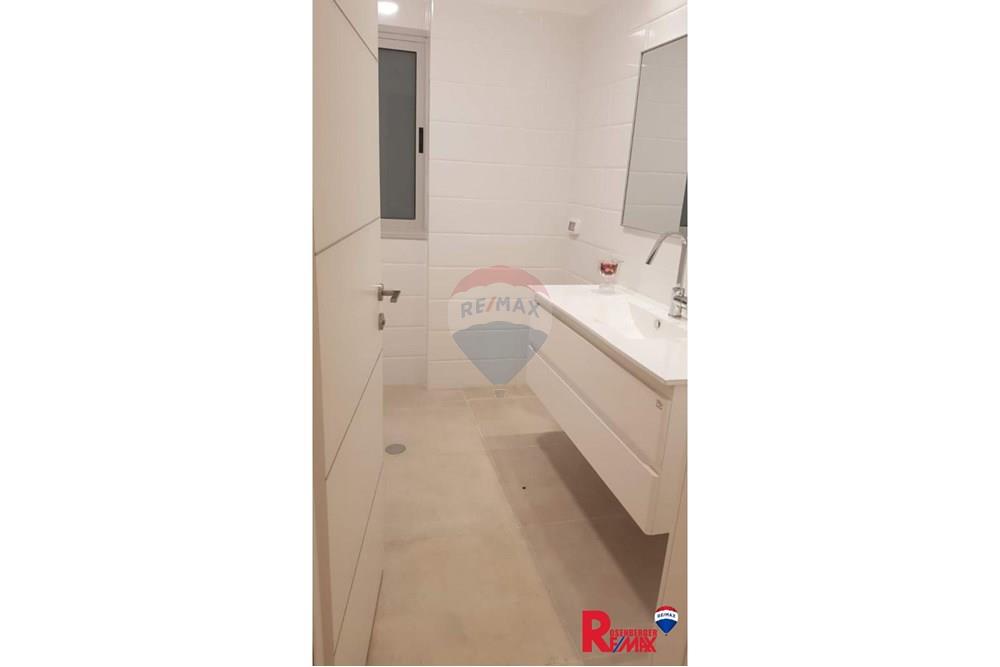 Apartment for Sale in Bat Yam - Image 6