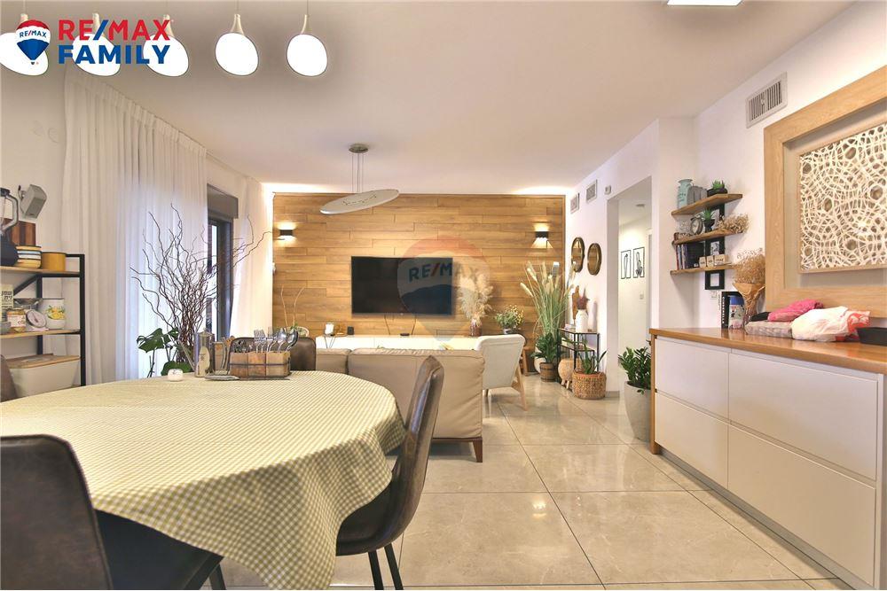 Apartment for Sale in קרית מוצקין - Image 4