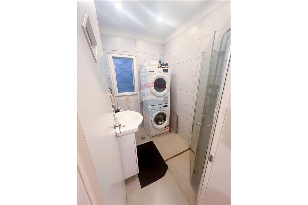 Apartment for Sale in Ramat Gan - Image 4