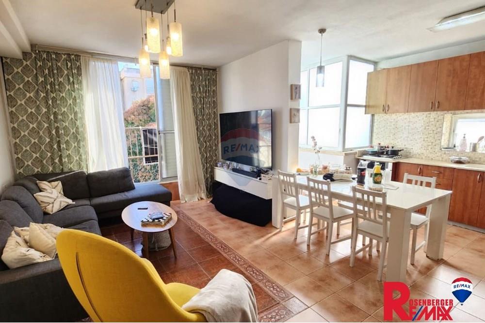 Apartment for Sale in Rishon LeZion - Image 1