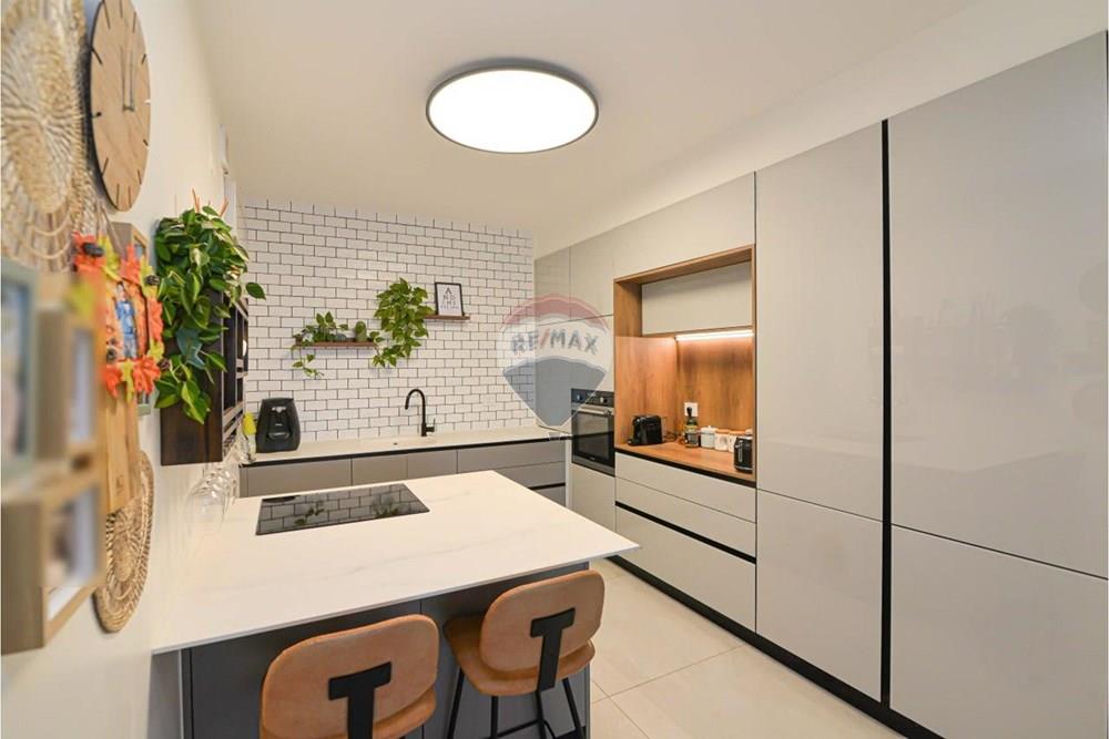 Apartment for Sale in קדימה - Image 4
