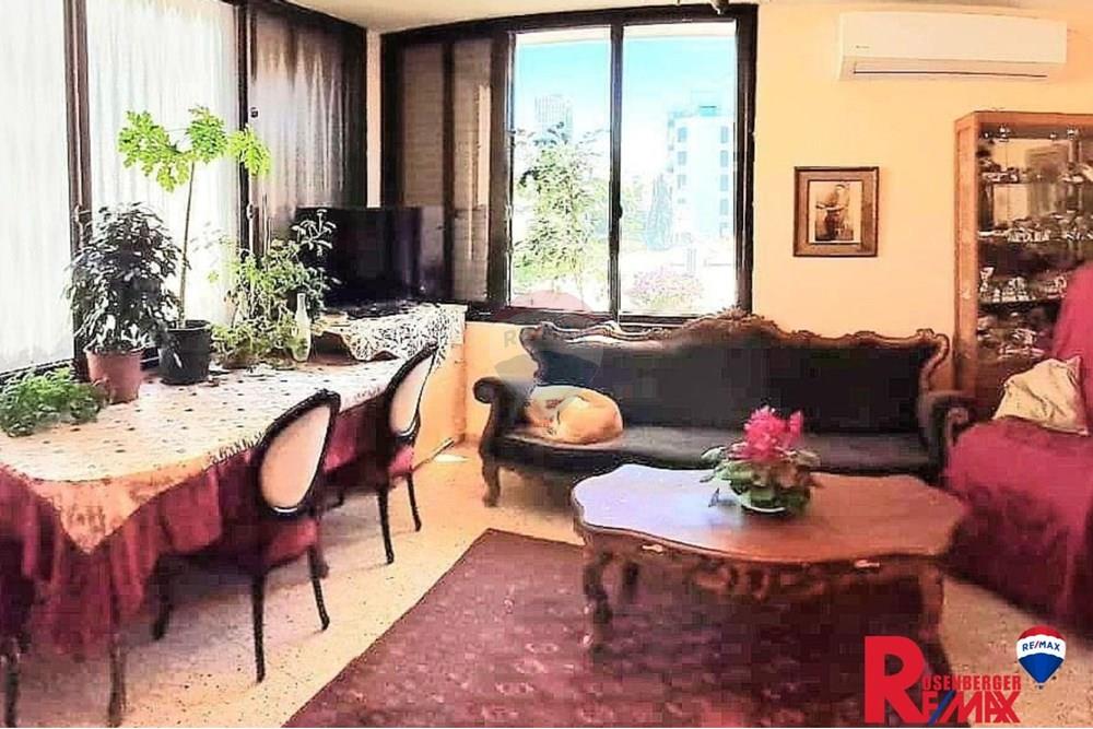 Apartment for Sale in Givatayim - Image 1