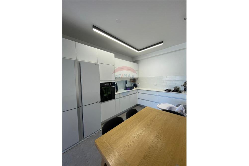 Apartment for Sale in Tel Aviv - Image 3