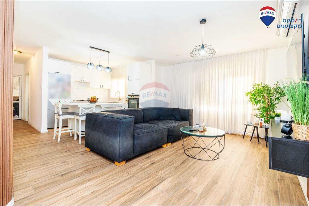 Apartment for Sale in Hadera - Image 2