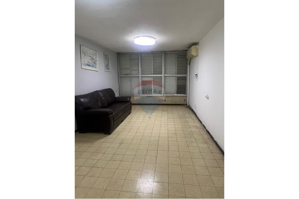 Apartment for Sale in Tel Aviv - Image 2