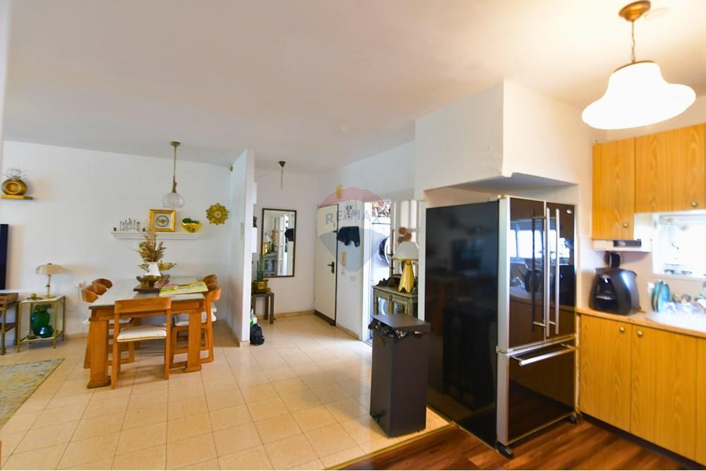 Apartment for Sale in קרית אונו - Image 5