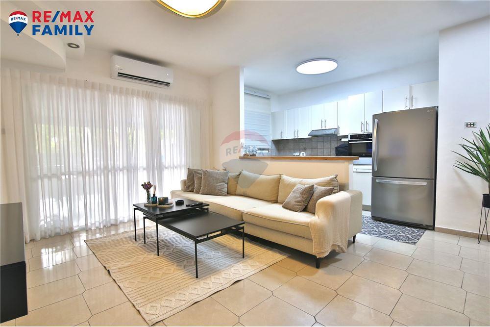 Apartment for Sale in קרית מוצקין - Image 4