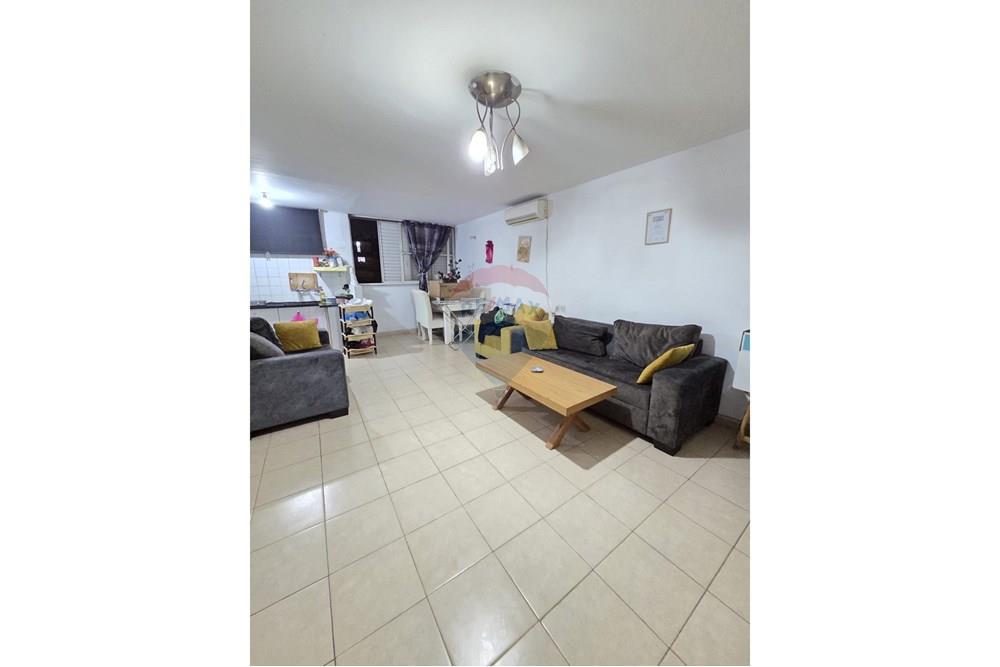 Apartment for Sale in Lod - Image 2