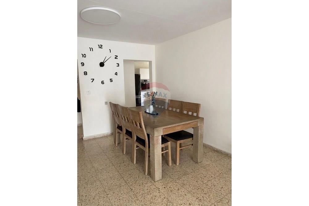 Apartment for Sale in Ganei Tikva - Image 7