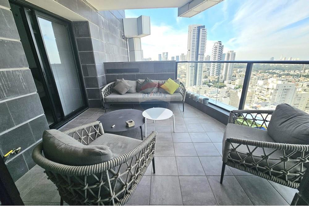 Apartment for Sale in Ramat Gan - Image 3