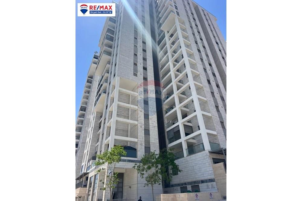 Apartment for Sale in קרית גת - Image 1
