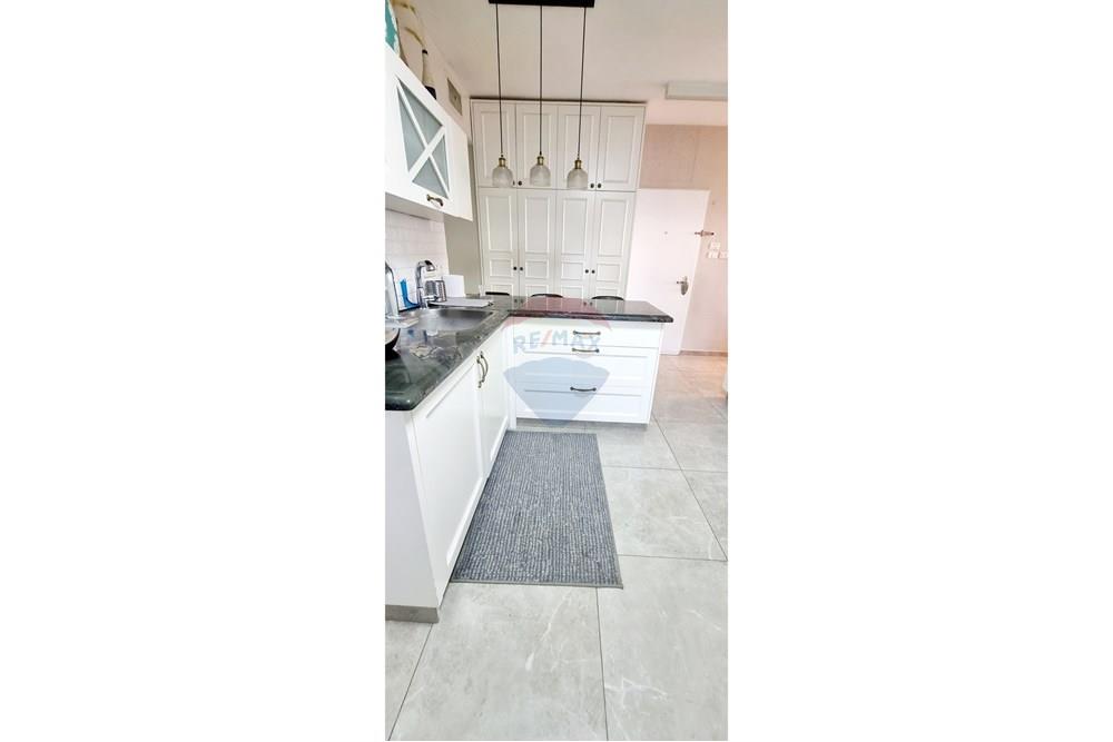 Apartment for Sale in Ma'ale Adumim - Image 4