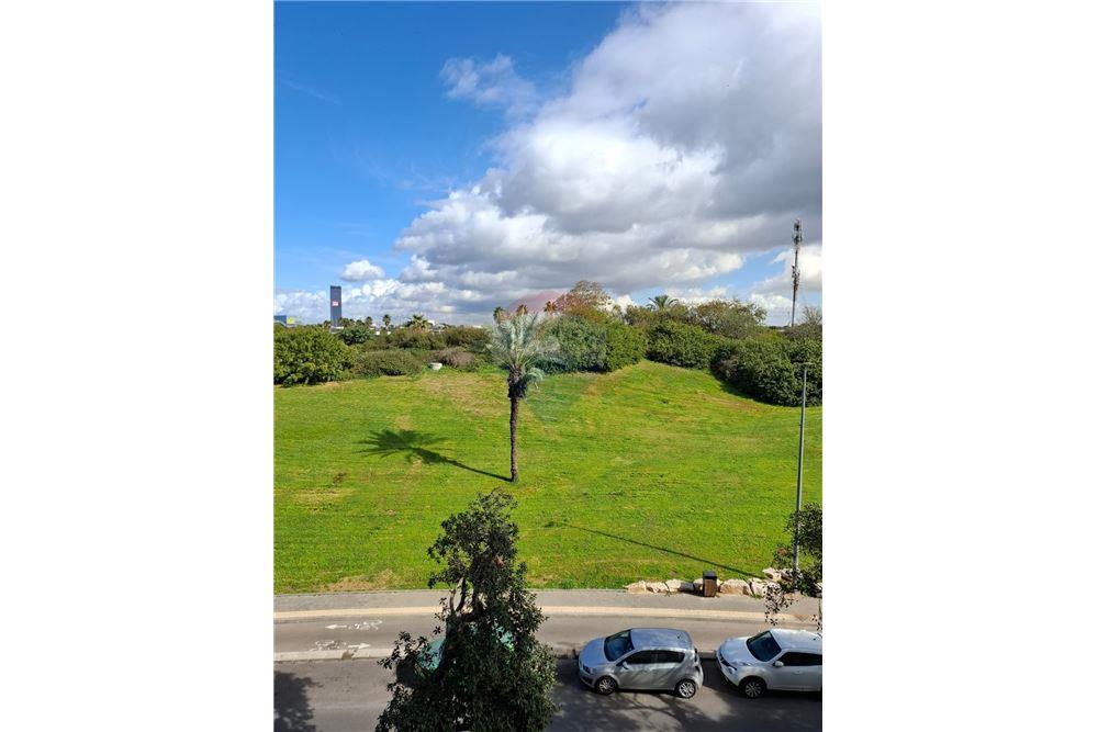 Apartment for Sale in Tel Aviv - Image 5