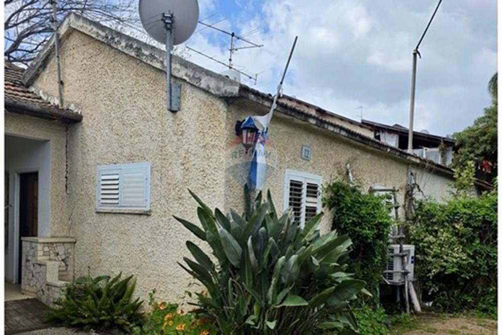 Apartment for Sale in Rehovot - Image 1