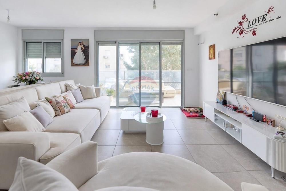 Apartment for Sale in פרדס חנה - כרכור - Image 1