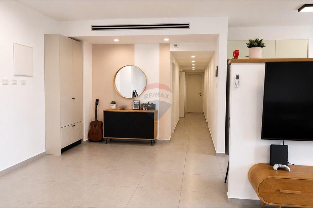 Apartment for Sale in מעלות - Image 3