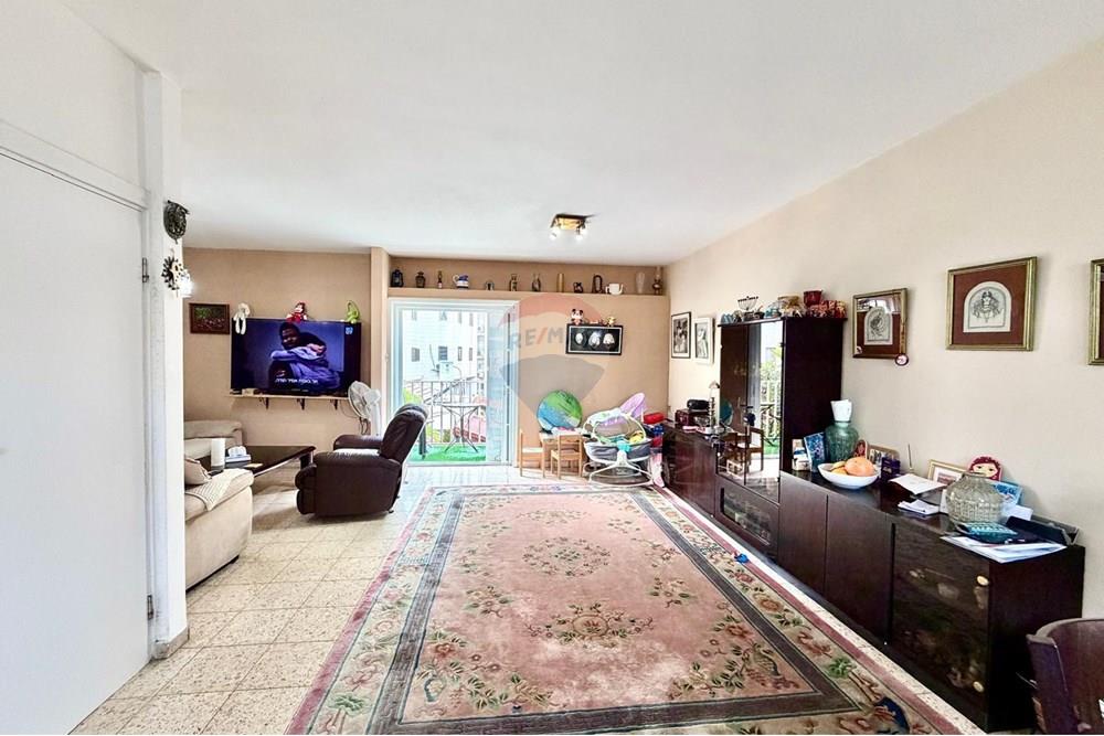 Apartment for Sale in Netanya - Image 2
