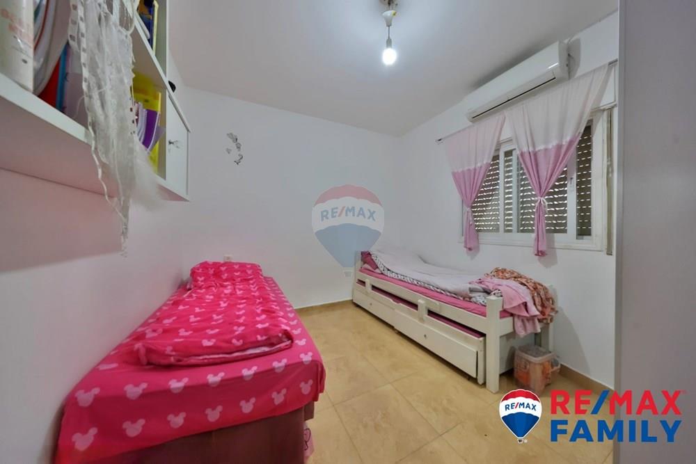 Apartment for Sale in Kiryat Yam - Image 5