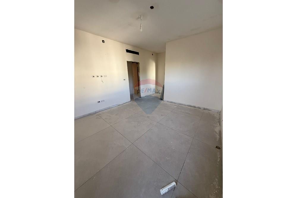 Apartment for Sale in Petah Tikva - Image 3