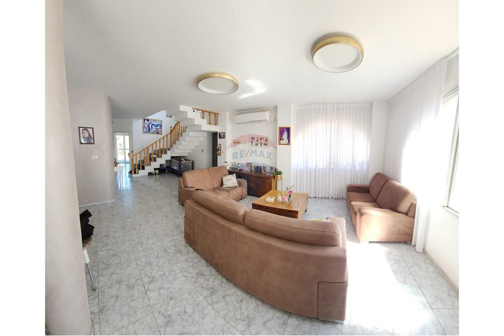 Apartment for Sale in קדימה - Image 1