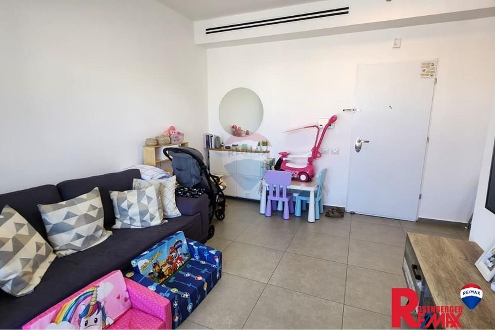 Apartment for Sale in Holon - Image 5