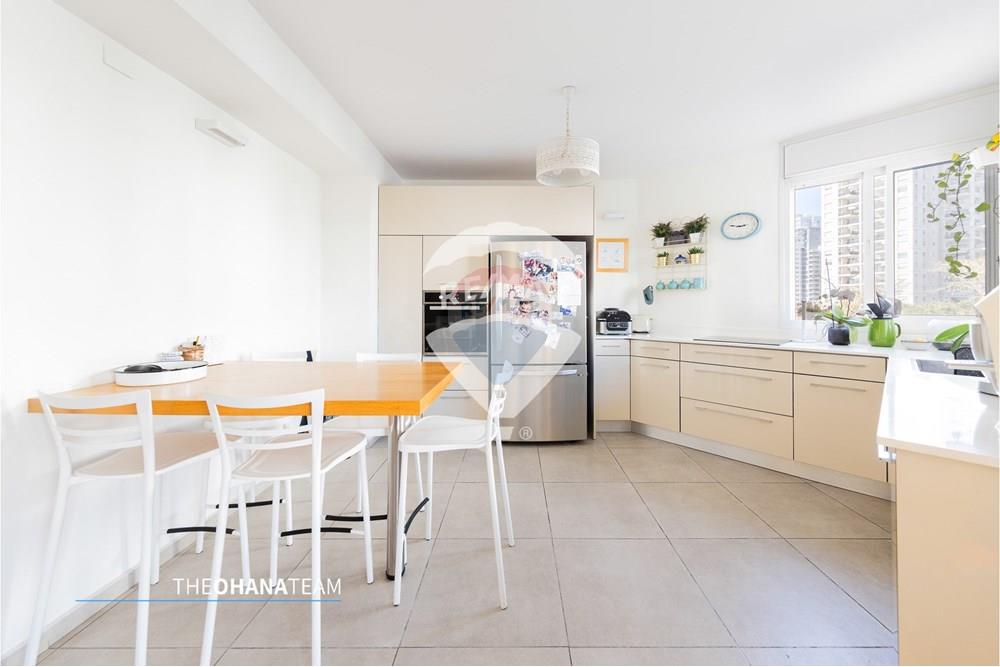 Apartment for Sale in Netanya - Image 3