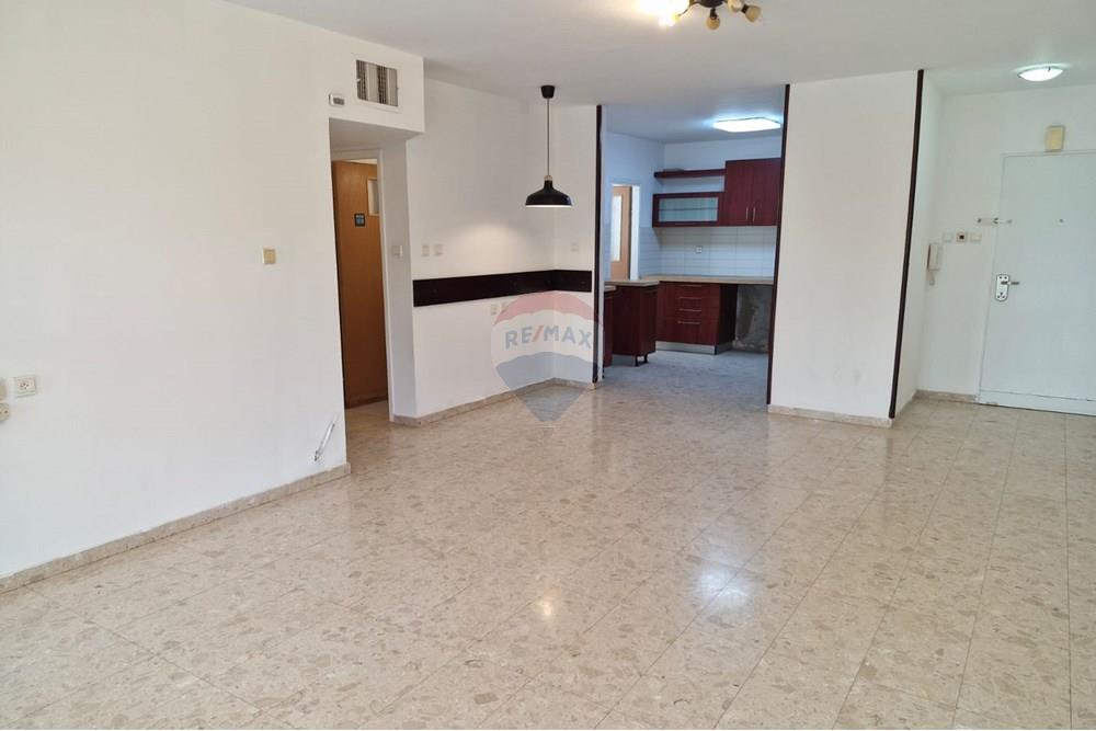 Apartment for Sale in Nahariya - Image 2