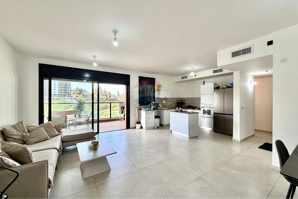 Apartment for Sale in Netanya - Image 2