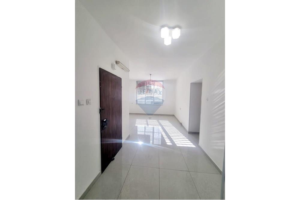Apartment for Sale in Lod - Image 2