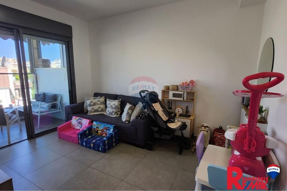Apartment for Sale in Holon - Image 2