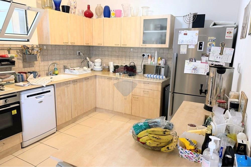 Apartment for Sale in Jerusalem - Image 2