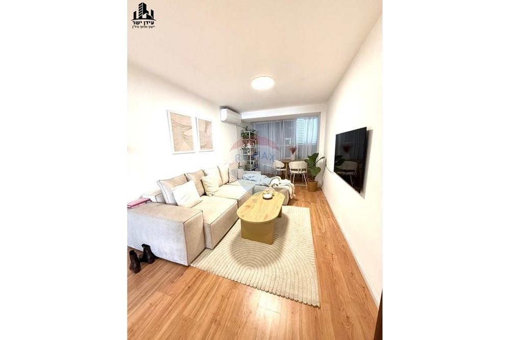 Apartment for Sale in Tel Aviv - Image 1