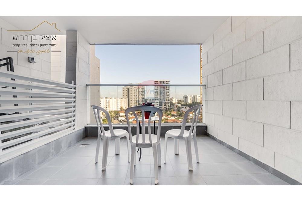Apartment for Sale in קרית אונו - Image 4